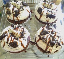 Sweet Elegance Cakes-By Tracie Oreo Topped Cupcakes