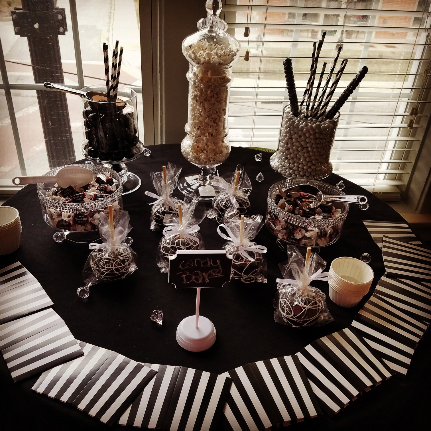 Sweet Elegance Cakes-By Tracie Set Up